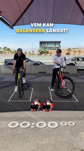 Landsvägscyklist vs downhillcyklist 🚲 Vem har bäst balans? 👀 #redbullsweden #redbull #bike