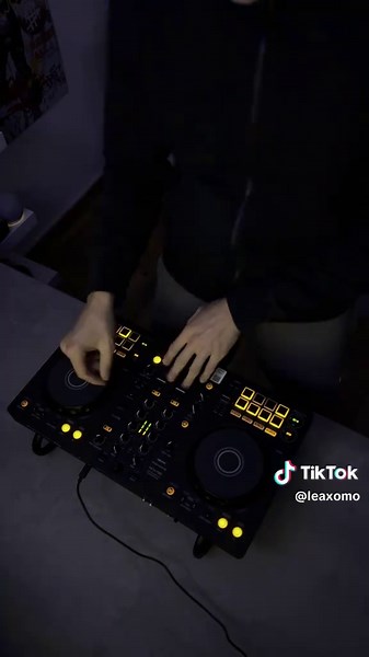 My Journey as a Bedroom DJ to First Gig