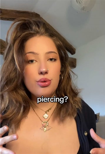 Découvrez le monde du piercing avec Christina