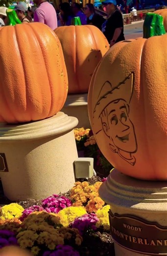 Disney Holiday Magic | Walt & Mickey Pumpkin Display