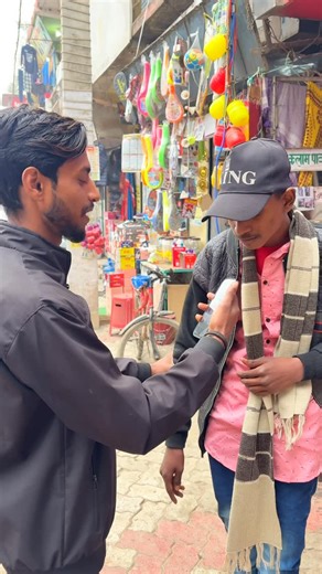 Ajeet Kumar on Instagram: "लाल किला किसने बनाया🤣😂… . . . . . #funny #funnymemes #funnyvideos #prank #comedy #reels #trending #instagram #video #viral #instalike #trendingreels #reelsinstagram #rohittm"