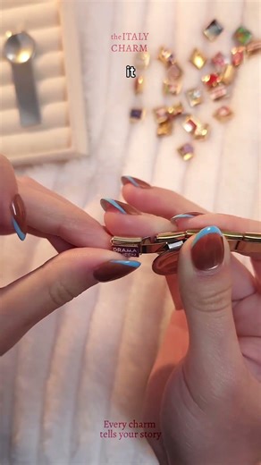 An easy way to use our italian charm tool!! share this video with anyone who needs it 🤪🤪