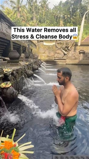 Trying Water Healing Ritual in Bali😱 Bali Melukat Ceremony #bali #melukat #waterhealing #travelvlog