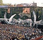 The Experience Music Project Opens In Seattle - June 18, 2000