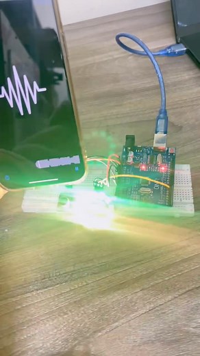 💡 Bộ KIT Arduino Uno R3 BLK Plus: Dự Án LED Nháy Theo Nhạc (Sound Reactive LED) - Học Arduino Cực Dễ! ✨Bạn mới học Arduino? Bắt đầu ngay với dự án LED Nháy Theo Nhạc siêu thú vị! - Học mà Chơi: KIT BLK Plus đầy đủ linh kiện, đặc biệt có Cảm biến Âm thanh giúp bạn dễ dàng lập trình đèn LED "nhảy múa" theo điệu nhạc yêu thích. - KIT "Khủng": Hơn 40 linh kiện từ A-Z, từ cơ bản đến nâng cao – làm được mọi đồ án đầu tiên của bạn. - Tài Liệu Độc Quyền: Có sẵn Code Mẫu cho dự án Nháy Theo Nhạc và nhiề