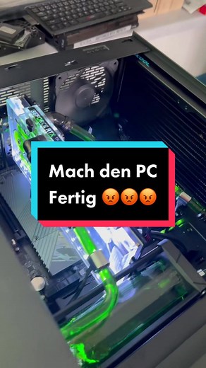 Reply to @bananajoe608 bro 🙄 @razer #gutetat #winterfit #bamba #2021 #razer #hardware #gamingroom #pc #diy #winterfiy #satisfying #viral #fy #foryou #foryoupage