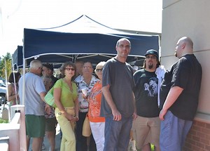 Giant Following for New Gino's