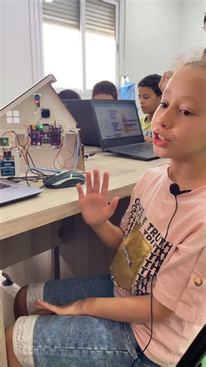 🌡️ Aujourd’hui, nos élèves ont programmé le capteur température de la Maison Intelligente 🏠✨ Petit à petit, ils découvrent tous les secrets des maisons connectées. #iot #iotsolutions #smarthome #techmology #codingforkids #forkids #temperature #sensor | Techmology