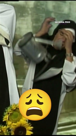 Adrián Uribe casi termina descalabrado al asustar a Miguel Galván 😆 #LaHoraPico #Comedia #humor