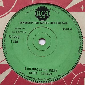 Chet Atkins - Boo Boo Stick Beat