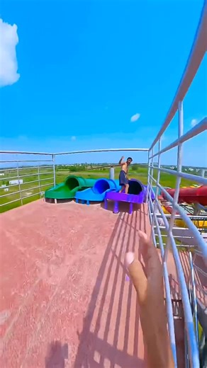 Water slide: pure adrenaline. #parkour #waterslide #slide #adventure #viral