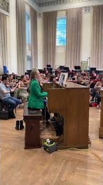 Anna Lapwood plays Saint-Saëns's Organ Symphony 🎹🎶