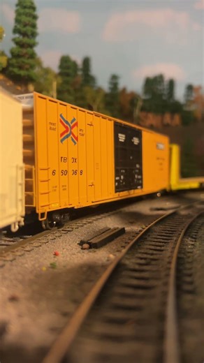 CSX train M332 takes a string of cars through Sanaa Curve. #fyp