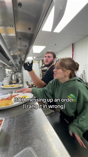 #restaurant #server #serverlife #restaurantlife #fyp | Server Life In Restaurant