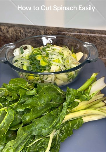 How to Cut Spinach Easily