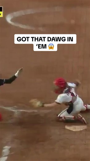 TOP 🔟 UPSET FOR THE DAWGS 👏 @JG @sarah grace #NCAASoftball #fyp #softball #georgia x 🎥 ESPN