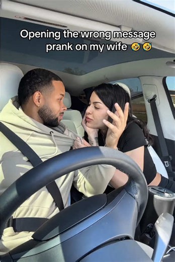 Opening the wrong message prank on my girlfriend 😂🤣🥰🤪#usa #fyp #tiktok #funnyvideos #couple