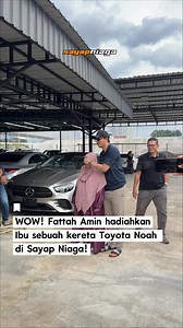 Sesuatu yang diimpikan oleh seorang anak lelaki iaitu membahagiakan kedua orang tua❤️. Tahniah kepada Fattah Amin kerana menghadiahkan TOYOTA NOAH NEW FACELIFT. Fattah Amin dah beli korang bila pulak😁 Korang yang tengah cari kereta recond boleh PM direct😁. | Abang Recond Car
