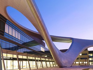 zayed university by BRT architekten / hadi teherani