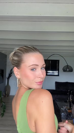 10 seconds viral bun hack! #hairtok #viralbun | Perfectlyeccentric