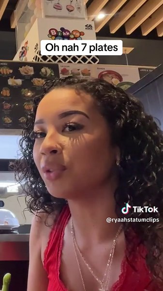 Avoid Moving Plates: A Funny Food Mishap