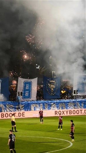 1860 fans with pyrotechnics in Cologne 🦁🔥