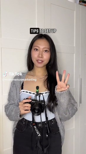 Create the perfect food spread for your restaurant's photos with these 3 tips! 📷✨ 🍽️ Composition: Start with a well-balanced layout. Think about spacing between dishes. For instance, place your signature dish at the intersection points for a captivating centerpiece. To make it an even more visually appealing photo, try using the rule of thirds (we'll dive deeper into this in a future video). 🎨 Props and Styling: Think about the kind of vibe you want to create and add personality to your shots