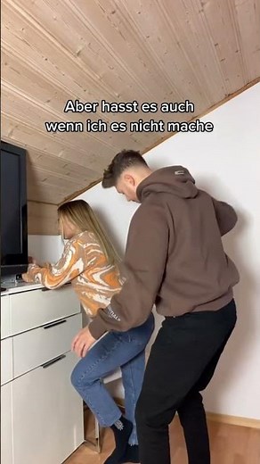 My girlfriend hates it when I do this😱 #shorts #tiktok #couple #jonathanschoeck