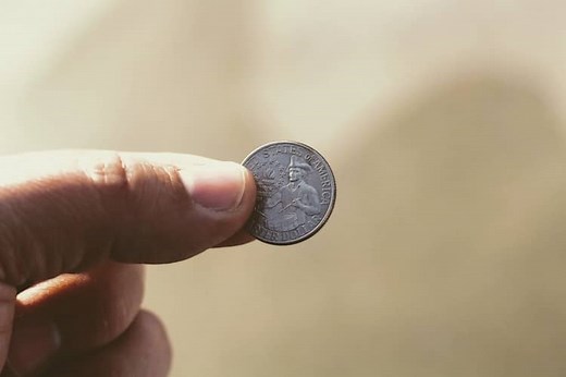 What Does it Mean When You Find a Quarter? 11 Spiritual Meaning