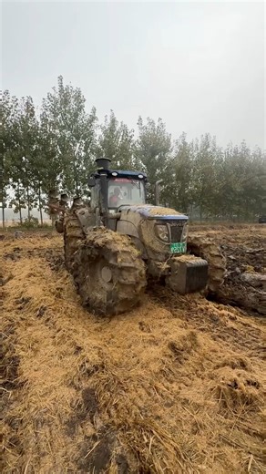 1.9M views · 8K reactions | plugging 朗 #agriculture #farmlife #tractor #farming #farm #agro | Agriculture World | Facebook