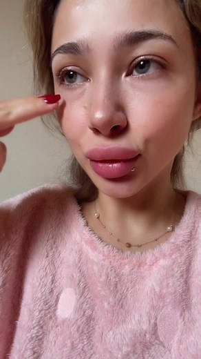 Cozy Pink Fuzzy Sweater Outfit Ideas