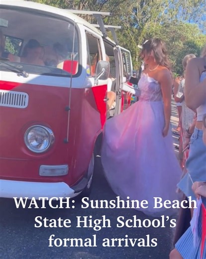 High fashion was on show at Sunshine Beach State High School's 2025 formal. SEE ALL THE ARRIVALS. https://bit.ly/3LHyMPo | Noosa News