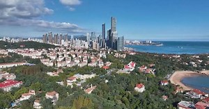 Qingdao draws crowds with cinematic charm,  booming coastal tourism