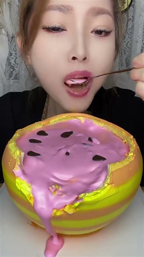 Lava Cakee Eating 🍰 #asmr mukbang #shortsfeed