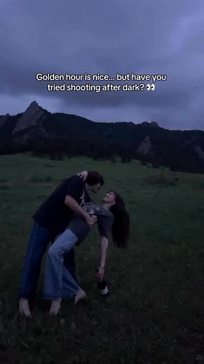 Golden hour is great, but shooting after dark with flash? So fun!! ⚡️ It’s such an easy way to add depth and mood to your work if you’re getting bored of the same sunset look. Thanks for sharing @kaylagraycreations #flashphotographer #flash #photographer #photographer #photographytips #poses #photoshoot | Unscripted