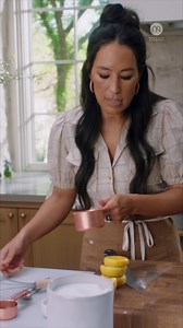 It’s springtime and that means we're craving all things bright and flavorful!! 🍋🌻 Joanna Gaines whips up lemon bars as a sweet-tart end to a satisfying lunch 🤩 Tune in to #MagnoliaTable tomorrow @ 11a|10c for the recipe! | Food Network