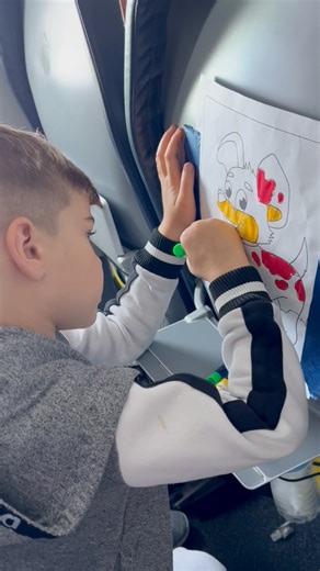 Top Airport Hacks Every Mom Should Know Before Flying ✈️👩‍👦‍👦 #MomHacks #AirportTips #TravelWithKids | Ollie Hacks