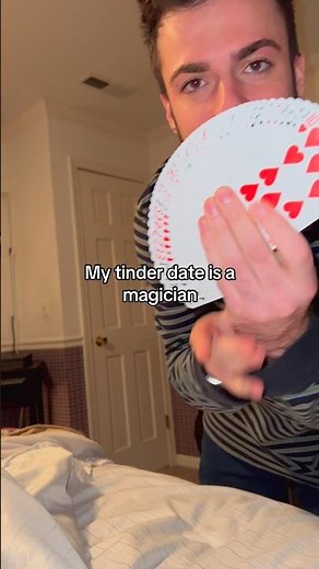 My tinder date is a magician
