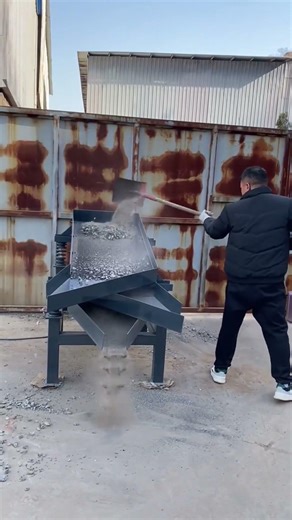 Look! How a vibrating screen precisely separates materials 🔧