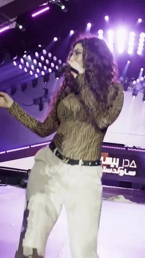 Unforgettable Goumi Remix by Myriam Fares | Queen of Stage