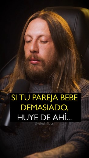 2.9M views · 80K reactions | Si tu pareja bebe demasiado, huye de ahí.. #juliosinfiltros #podcast #fblifestyle | Julio Sin Filtros | Facebook