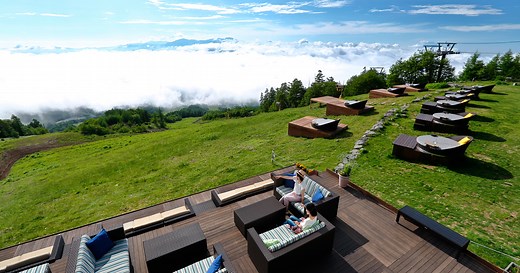 猛暑もなんのその！東京から電車&バスで行く、涼しい高原の絶景テラス3選 - SURF&SNOW