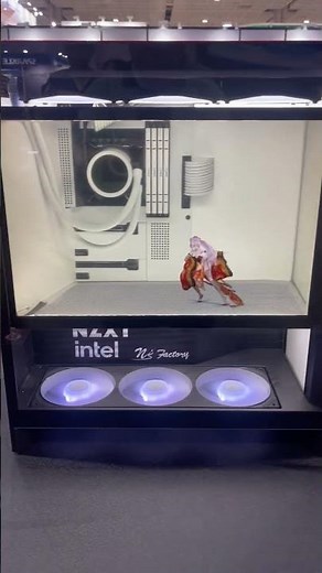 Added a transparent monitor to the computer case