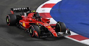 Sainz sambar petak utama GP Singapura | Harian Metro