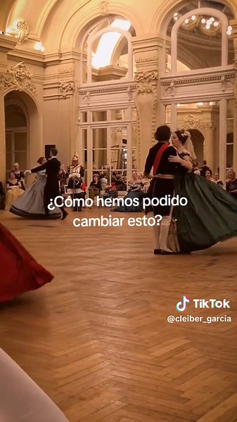 Los bailes antiguos son los mejores 📌. #epocavictoriana #antiguo #bailes #fiestas #fyppppppppppppppppppppppp #paratiiiiiiiiiiiiiiiiiiiiiiiiiiiiiii #para #epocaantigua #teamwork #teamwork #realeza