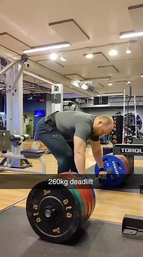 260kg Deadlift: Strength Training Inspiration from Norway