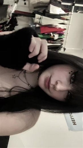 I can’t believe I’ve lost one of my hand warmers AND my choker AND my necklace literally worst things to ever happen to me 💔