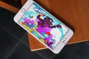 Save your Smurf friends and become the hero of the village in Smurfs Epic Run