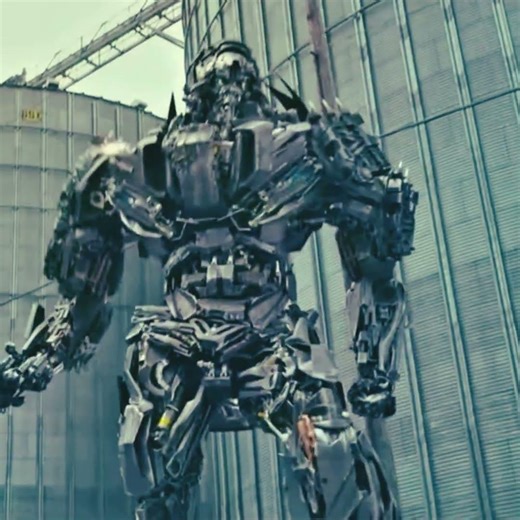 Lock down vs idw tarn transformers fight#viral