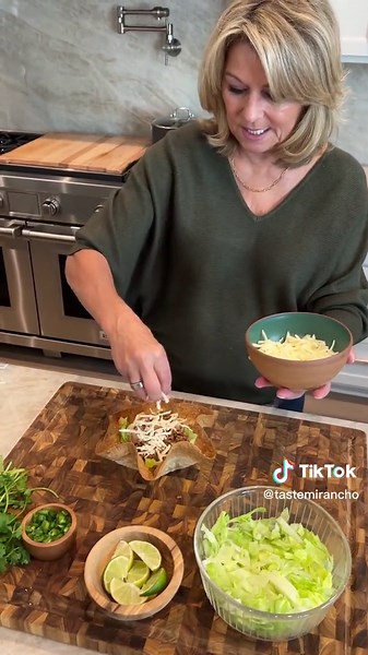 Delicious Taco Salad Bowls with Mama Carol’s Special Recipe